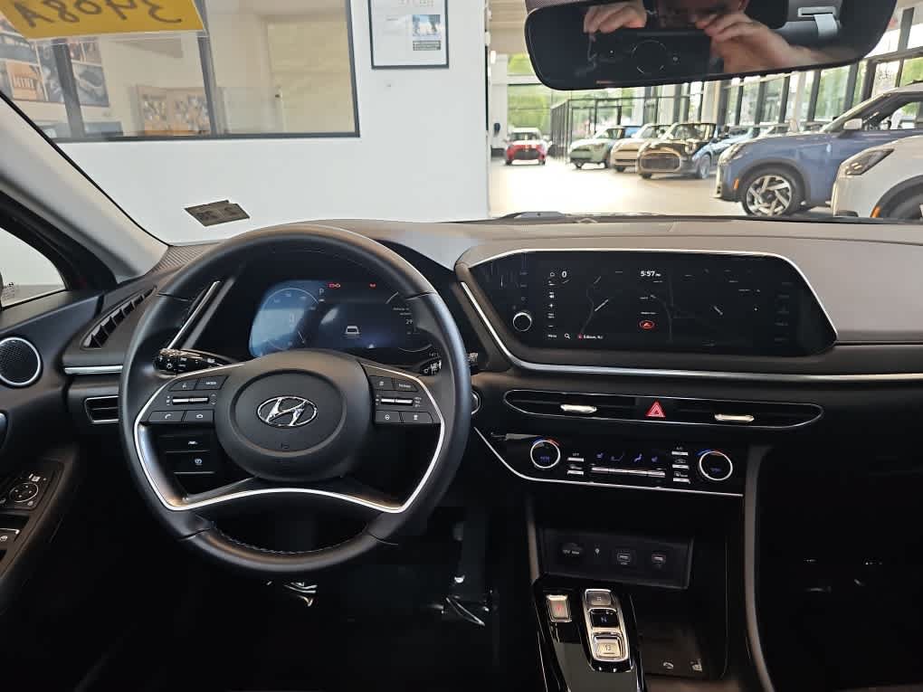 Used 2023 Hyundai Sonata SEL w/ Convenience Package FWD image 10