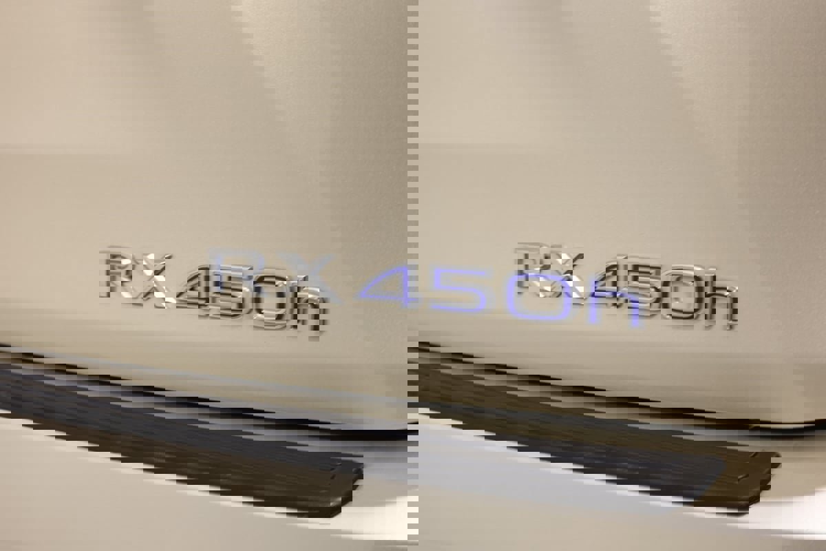 Used 2019 Lexus RX 450h AWD image 16