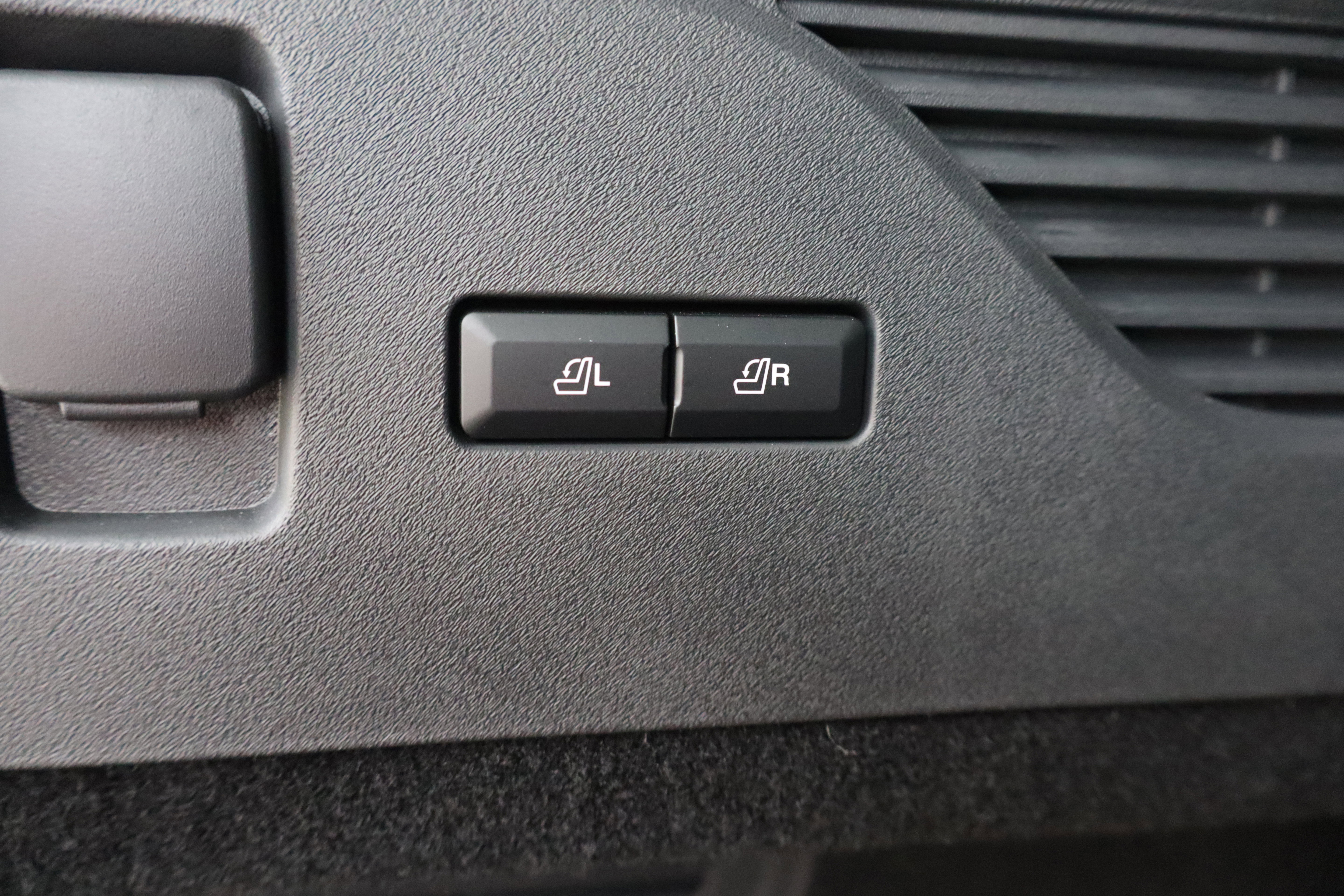 Used 2024 Lincoln Nautilus Reserve w/ Equipment Group 202A image 26