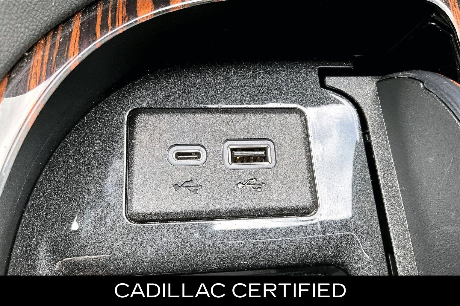 Certified 2023 Cadillac Escalade Premium Luxury AWD/4WD image 32