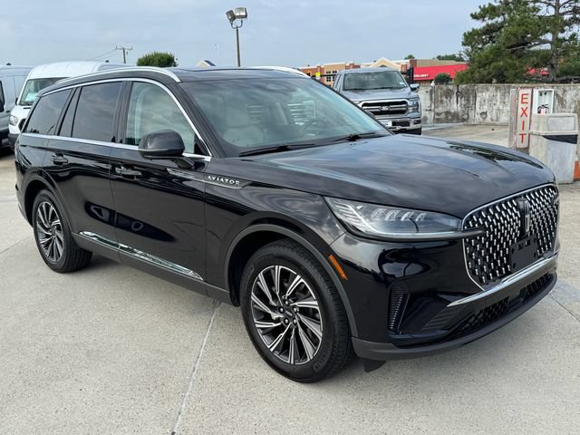 Used 2025 Lincoln Aviator AWD image 6