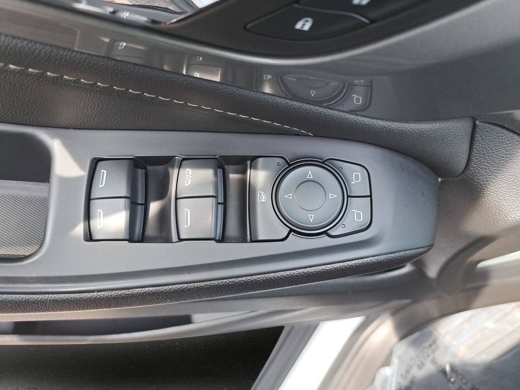 Used 2023 Chevrolet Traverse LT AWD/4WD image 29