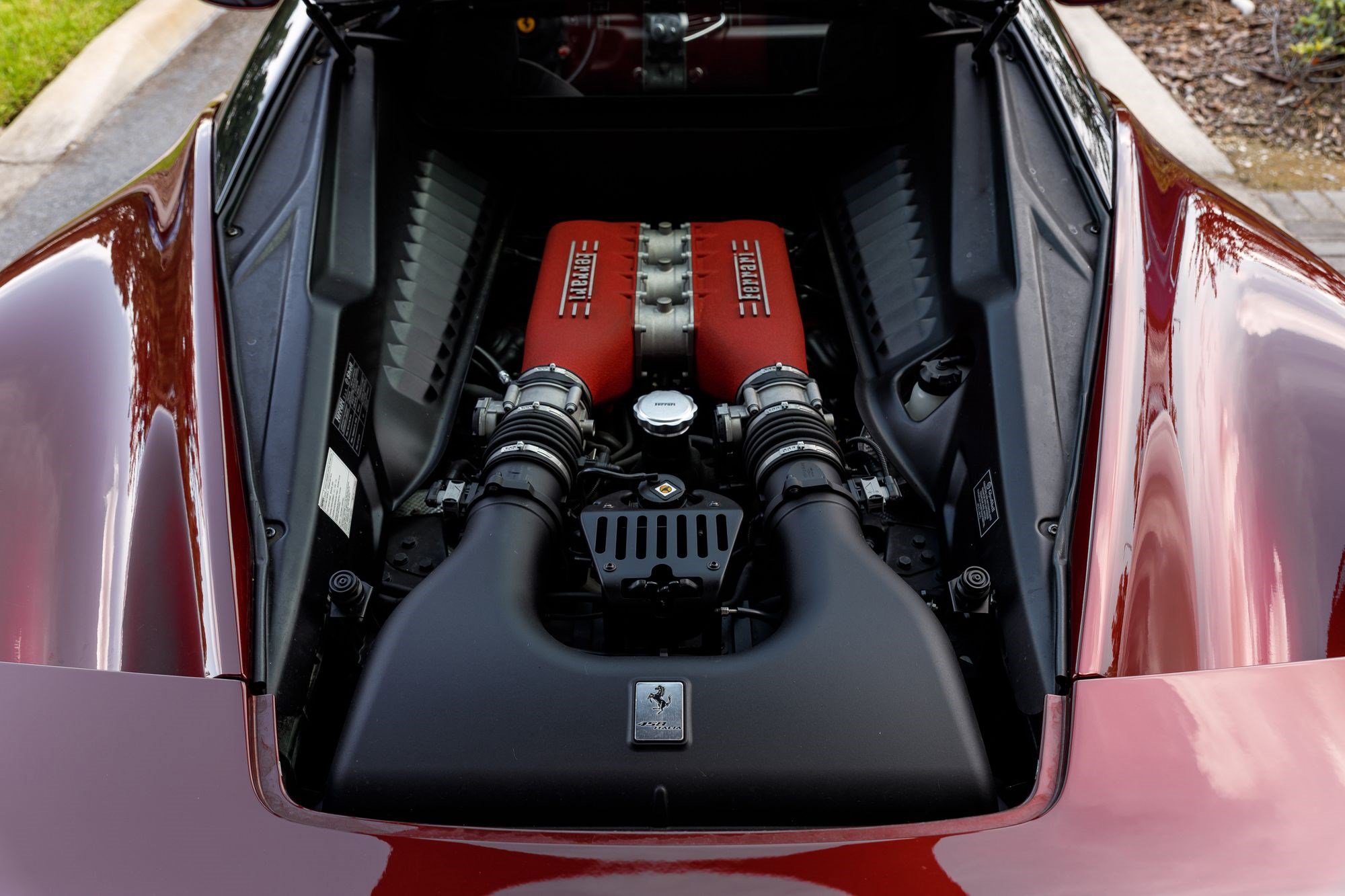 Used 2011 Ferrari 458 Italia Coupe RWD image 18