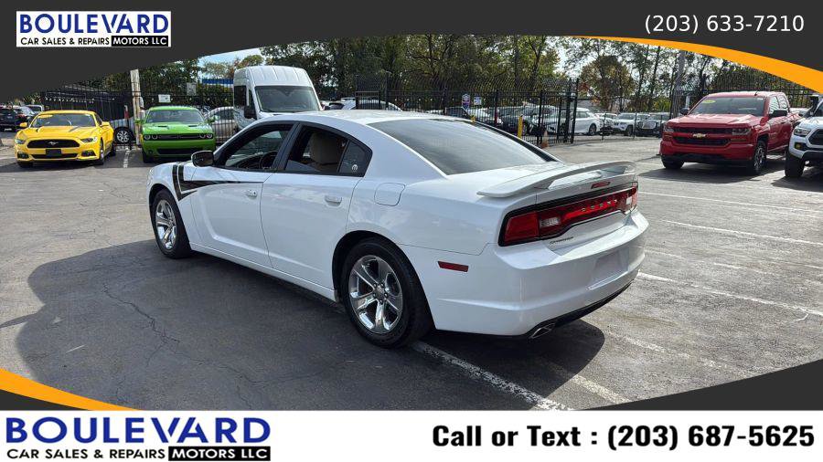 Used 2013 Dodge Charger SE w/ Sport Appearance Group image 5