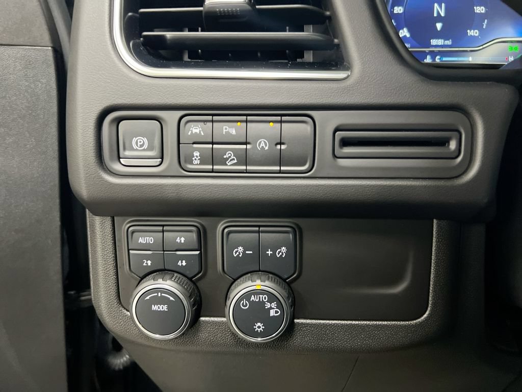 Used 2024 Chevrolet Tahoe Z71 AWD/4WD image 19