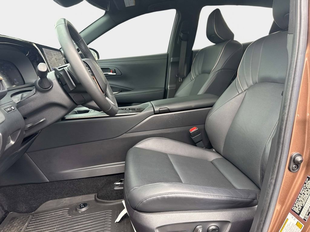 Used 2023 Toyota Crown Platinum image 18