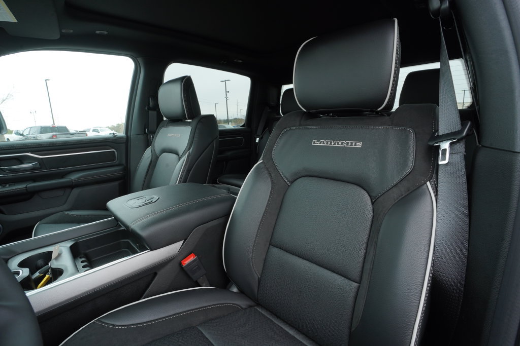 New 2026 RAM 1500 Laramie w/ Night Edition AWD/4WD image 39