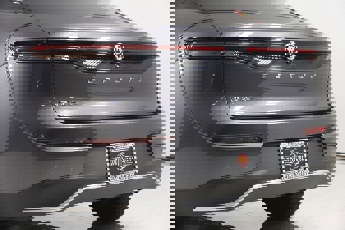Used 2024 Toyota Crown XLE image 24