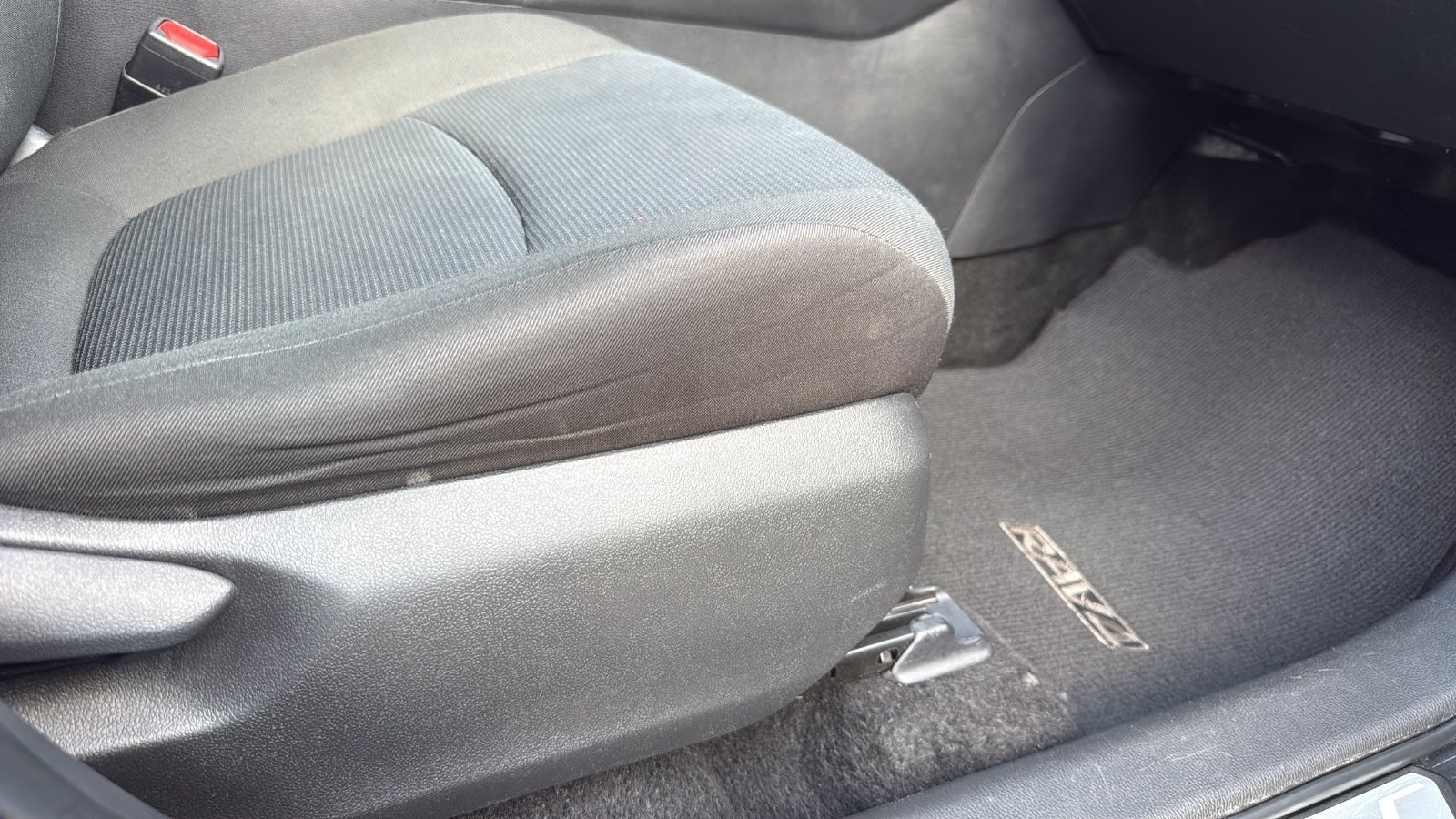 Used 2024 Toyota RAV4 LE FWD image 18