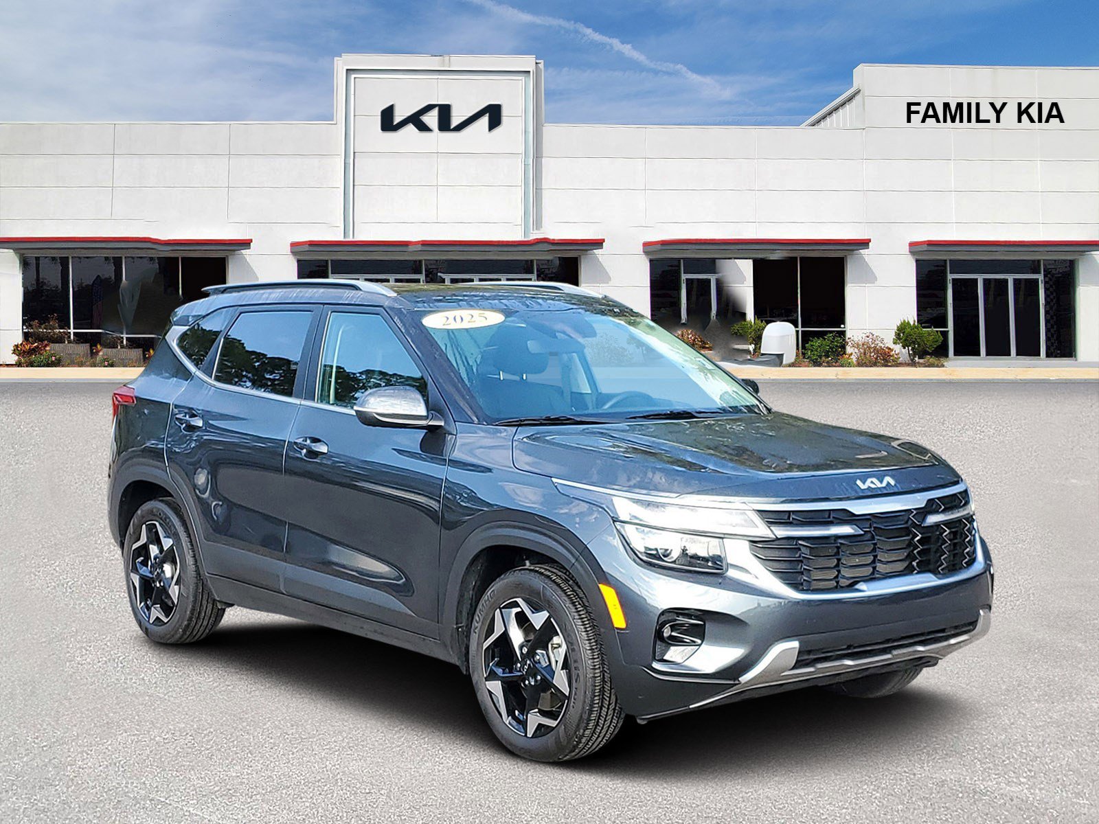 Certified 2025 Kia Seltos EX image 1