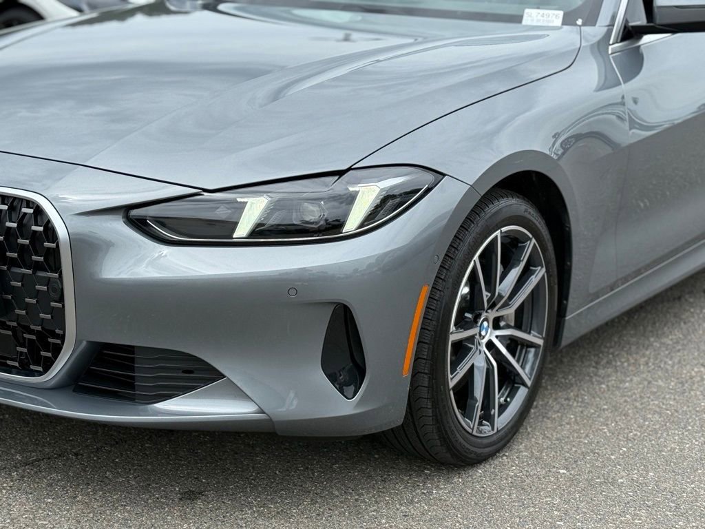 Used 2025 BMW 430i Convertible w/ Convenience Package image 11