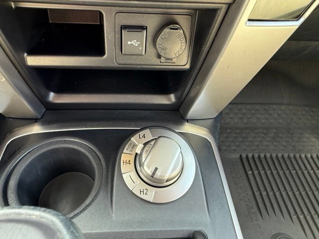 Used 2020 Toyota 4Runner SR5 Premium w/ Moonroof Package AWD/4WD image 19