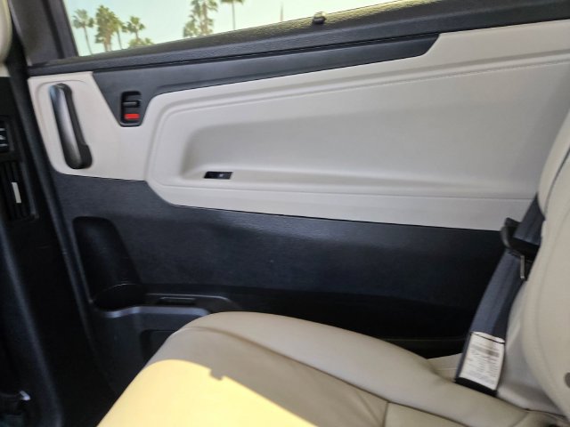 Used 2025 Honda Odyssey Touring image 6