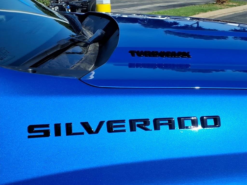 New 2026 Chevrolet Silverado 1500 Custom w/ Turbomax Blackout Package image 7