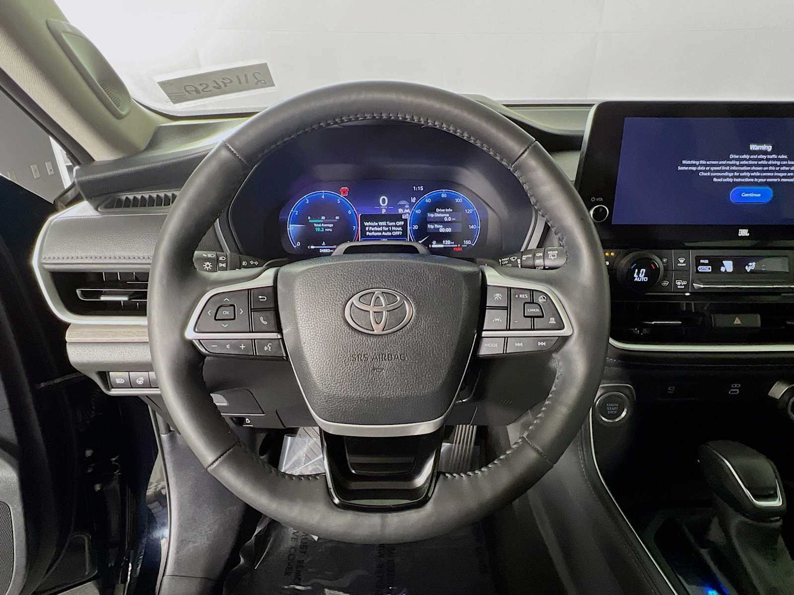 Used 2024 Toyota Grand Highlander AWD image 11