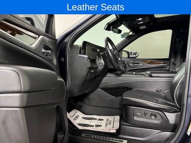Used 2023 Cadillac Escalade Premium Luxury w/ Performance Package AWD/4WD image 10
