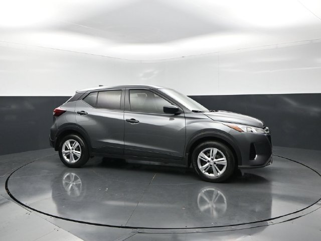 Certified 2025 Nissan Kicks Play S FWD image 6