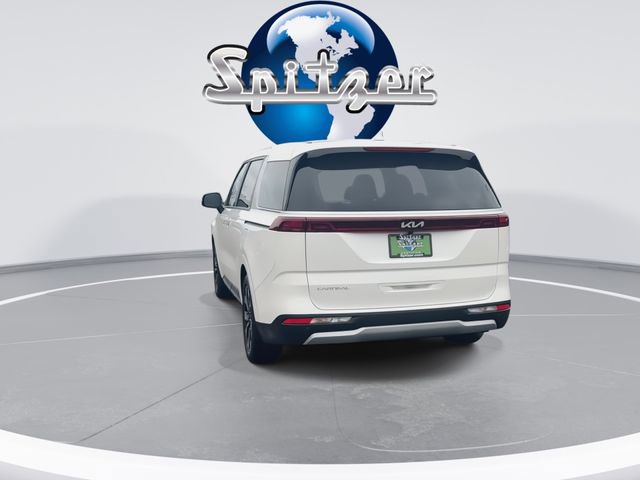Used 2023 Kia Carnival EX image 8