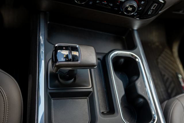 Used 2024 Chevrolet Silverado 1500 LTZ AWD/4WD image 37