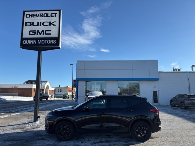 Used 2024 Chevrolet Blazer LT w/ Sound & Technology Package image 2