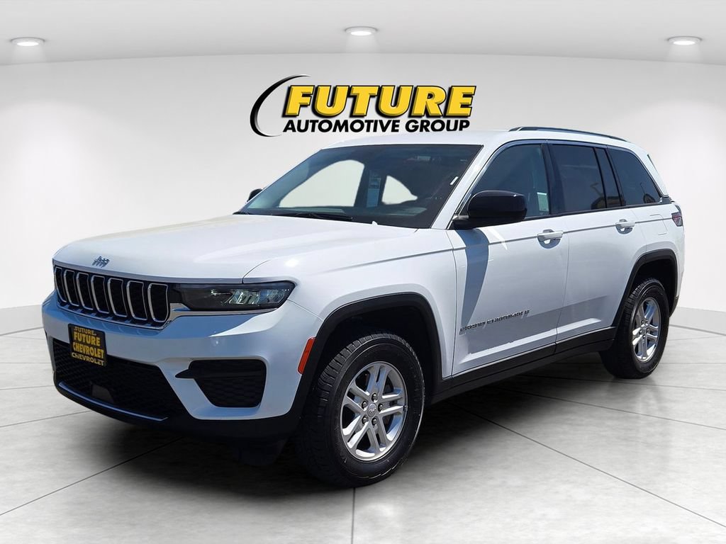 Used 2023 Jeep Grand Cherokee Laredo AWD/4WD image 8
