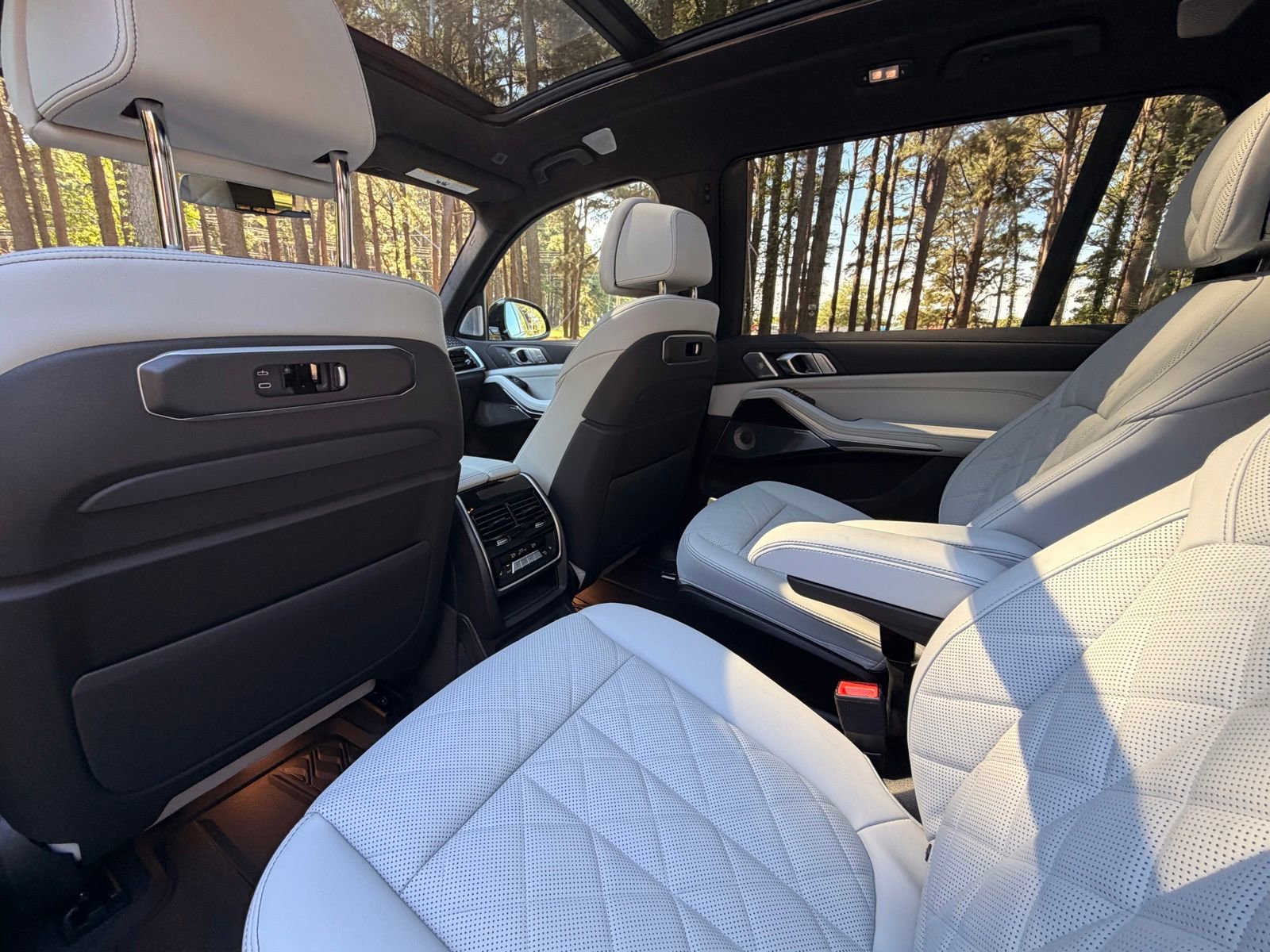 New 2027 BMW X7 xDrive40i w/ M Sport Package AWD/4WD image 15