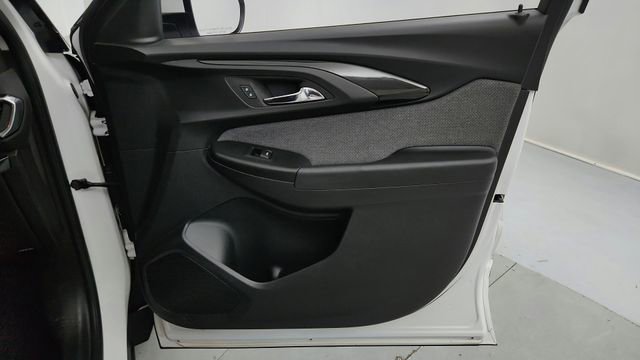 Used 2022 Chevrolet TrailBlazer LT w/ Convenience Package image 23