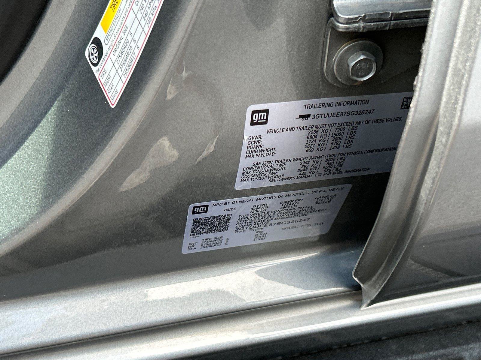 Certified 2025 GMC Sierra 1500 AT4 w/ AT4 Premium Package AWD/4WD image 13
