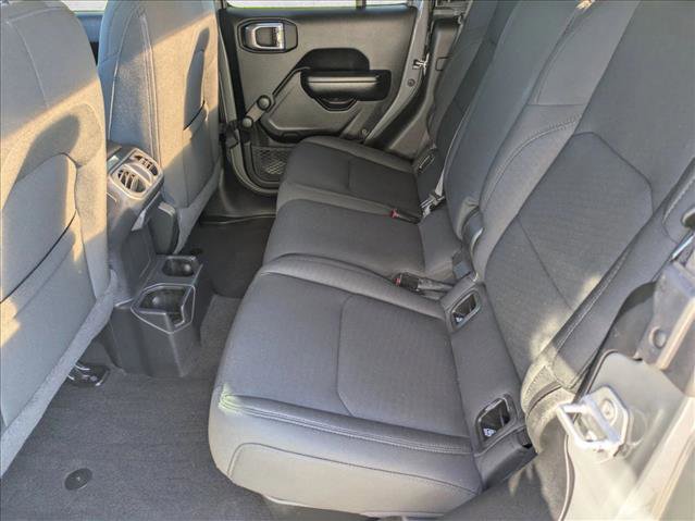 Used 2021 Jeep Gladiator Sport image 18