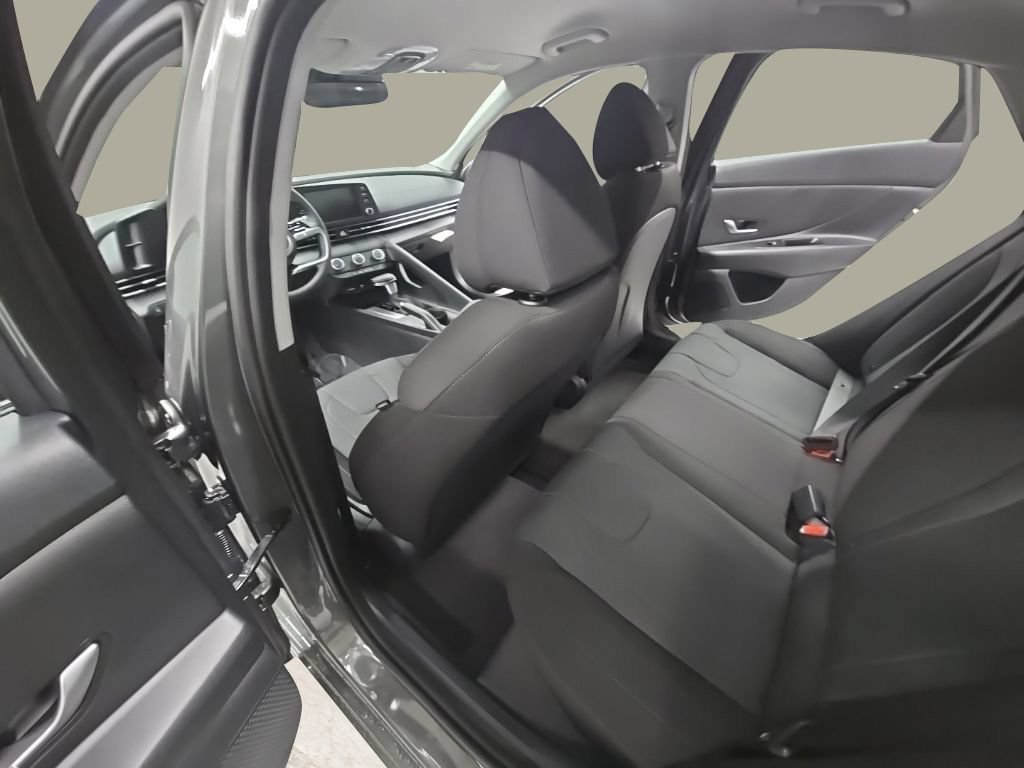New 2026 Hyundai Elantra SE FWD image 15
