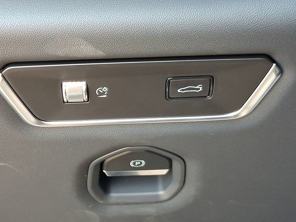 Used 2025 Lotus Emira image 20