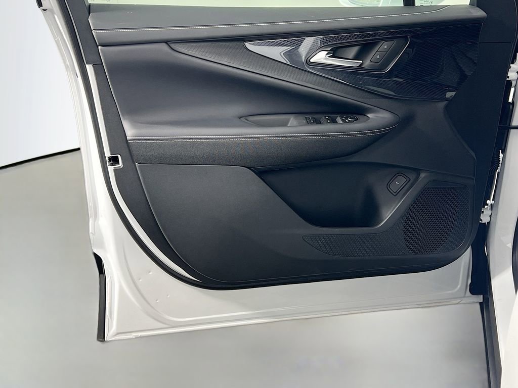 New 2026 Chevrolet Blazer EV LT image 18