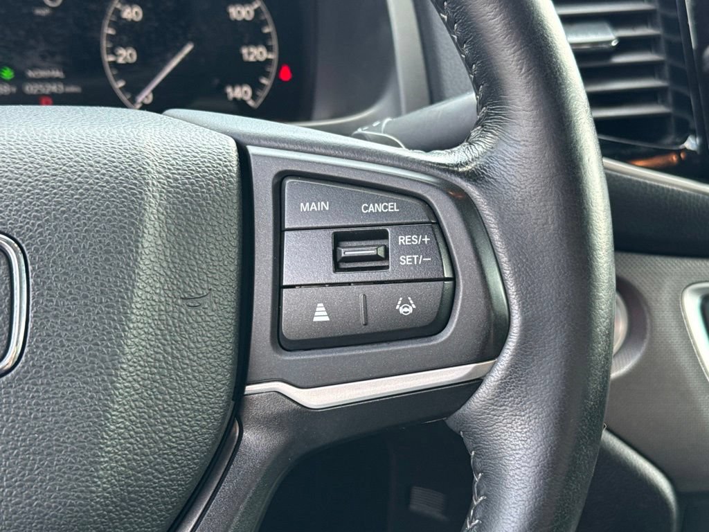 Used 2025 Honda Ridgeline Sport image 17