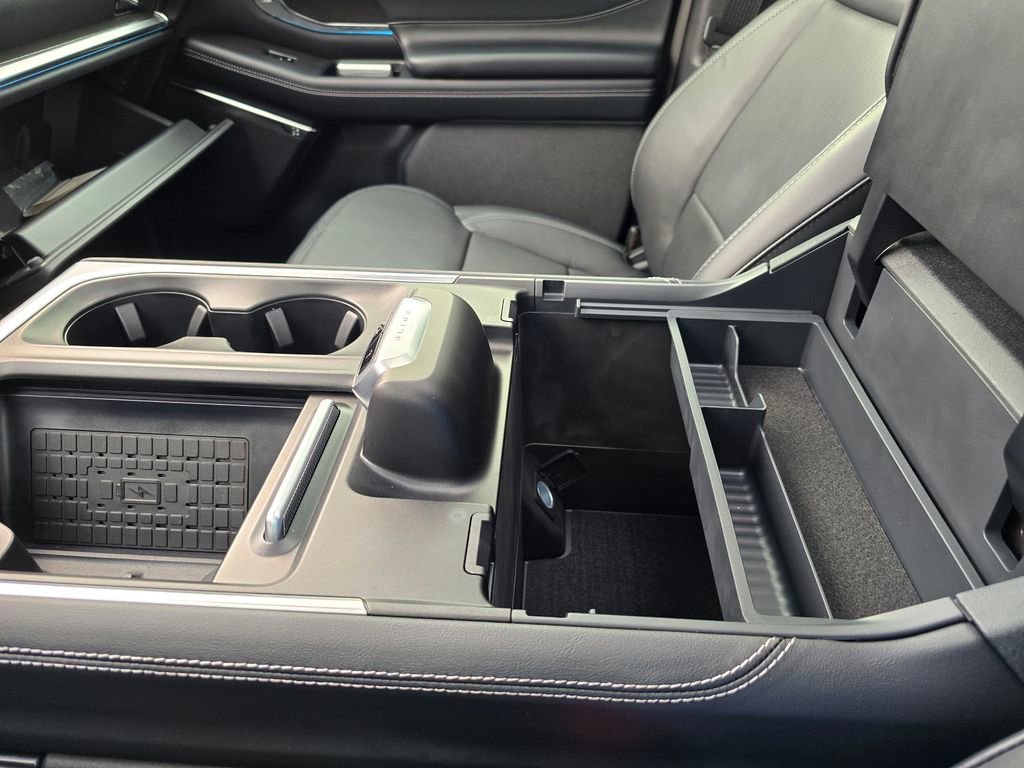 New 2025 Ford Expedition Platinum w/ Stealth Appearance Package image 47