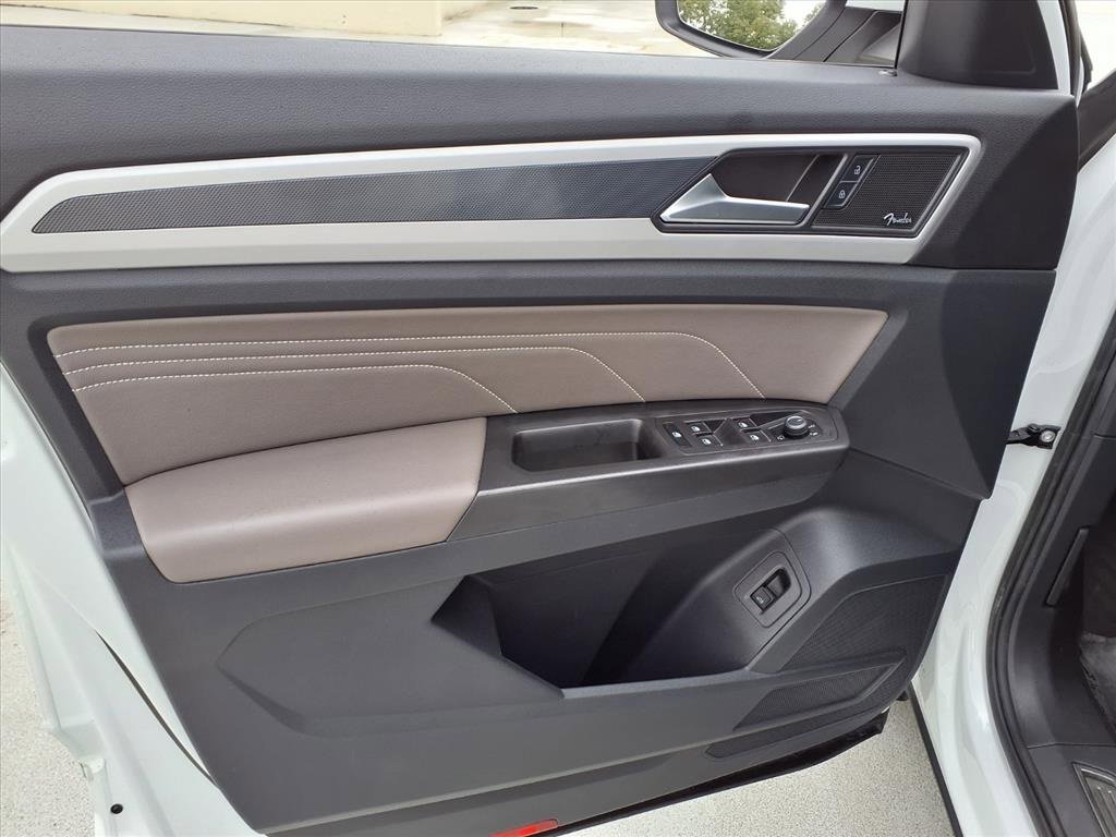 Used 2022 Volkswagen Atlas SEL Premium image 12