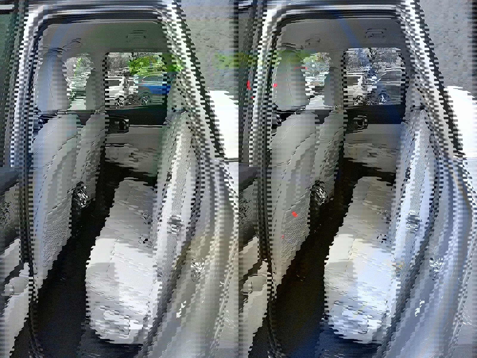 New 2025 Kia Sorento S image 6