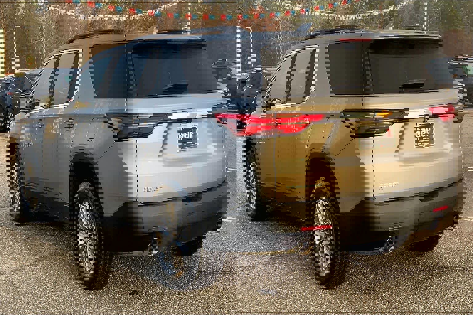 Used 2023 Chevrolet Traverse LT image 11