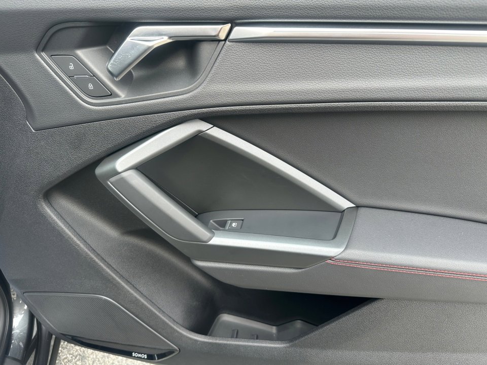 Certified 2025 Audi Q3 2.0T Premium Plus w/ Premium Plus Package image 31