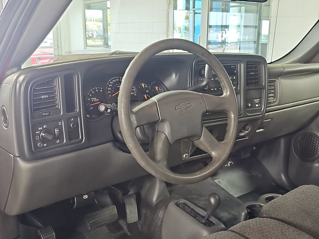 Used 2004 Chevrolet Silverado 2500 W/T w/ Snow Plow Prep Package AWD/4WD image 15