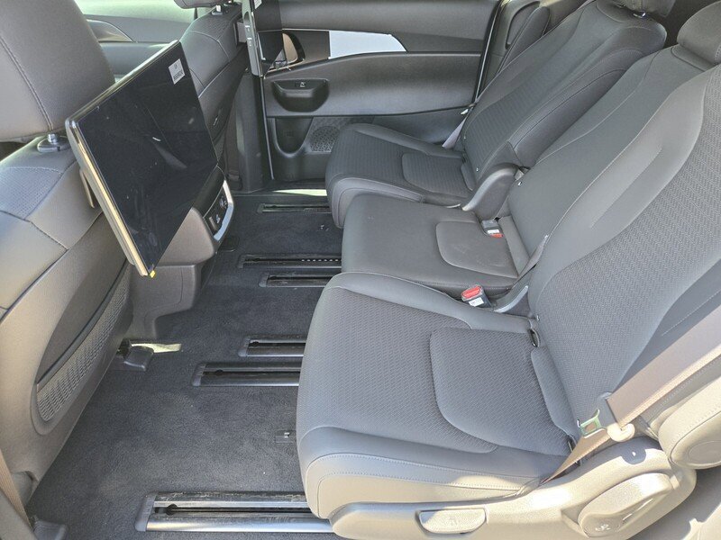 New 2025 Kia Carnival SX Prestige image 8