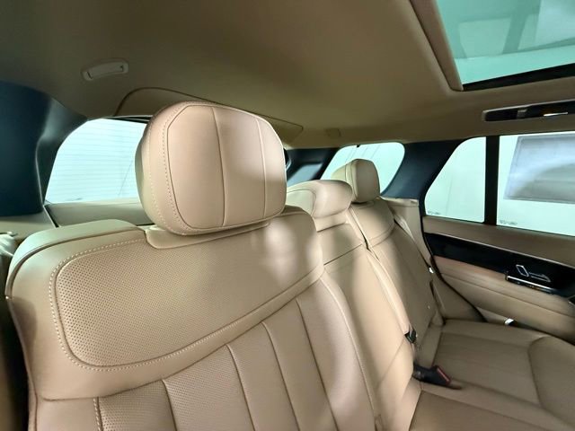 New 2025 Land Rover Range Rover SE image 27