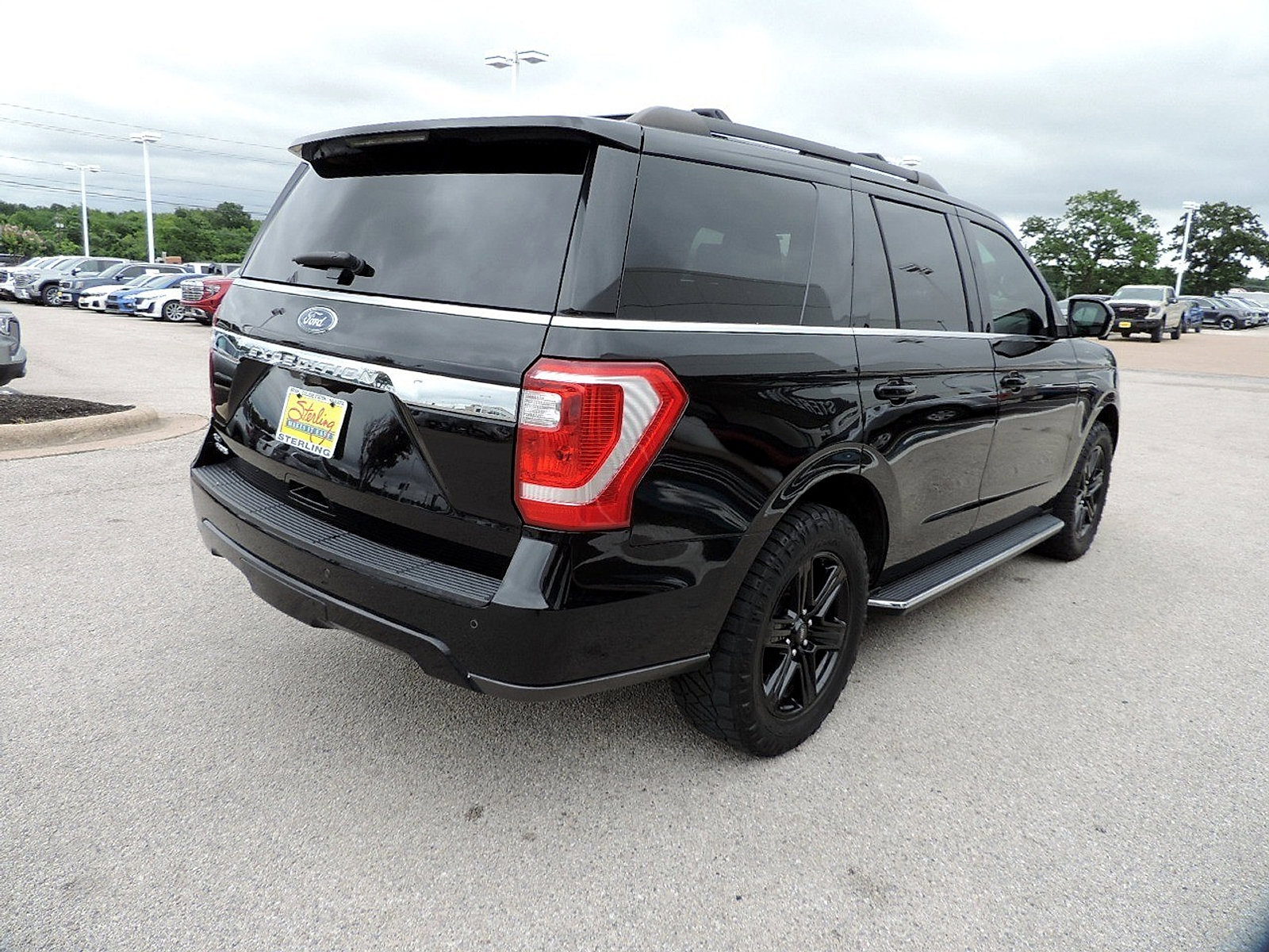 Used 2020 Ford Expedition XLT w/ Equipment Group 202A RWD image 5