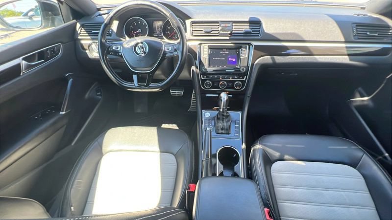 Used 2018 Volkswagen Passat 3.6 FWD image 7