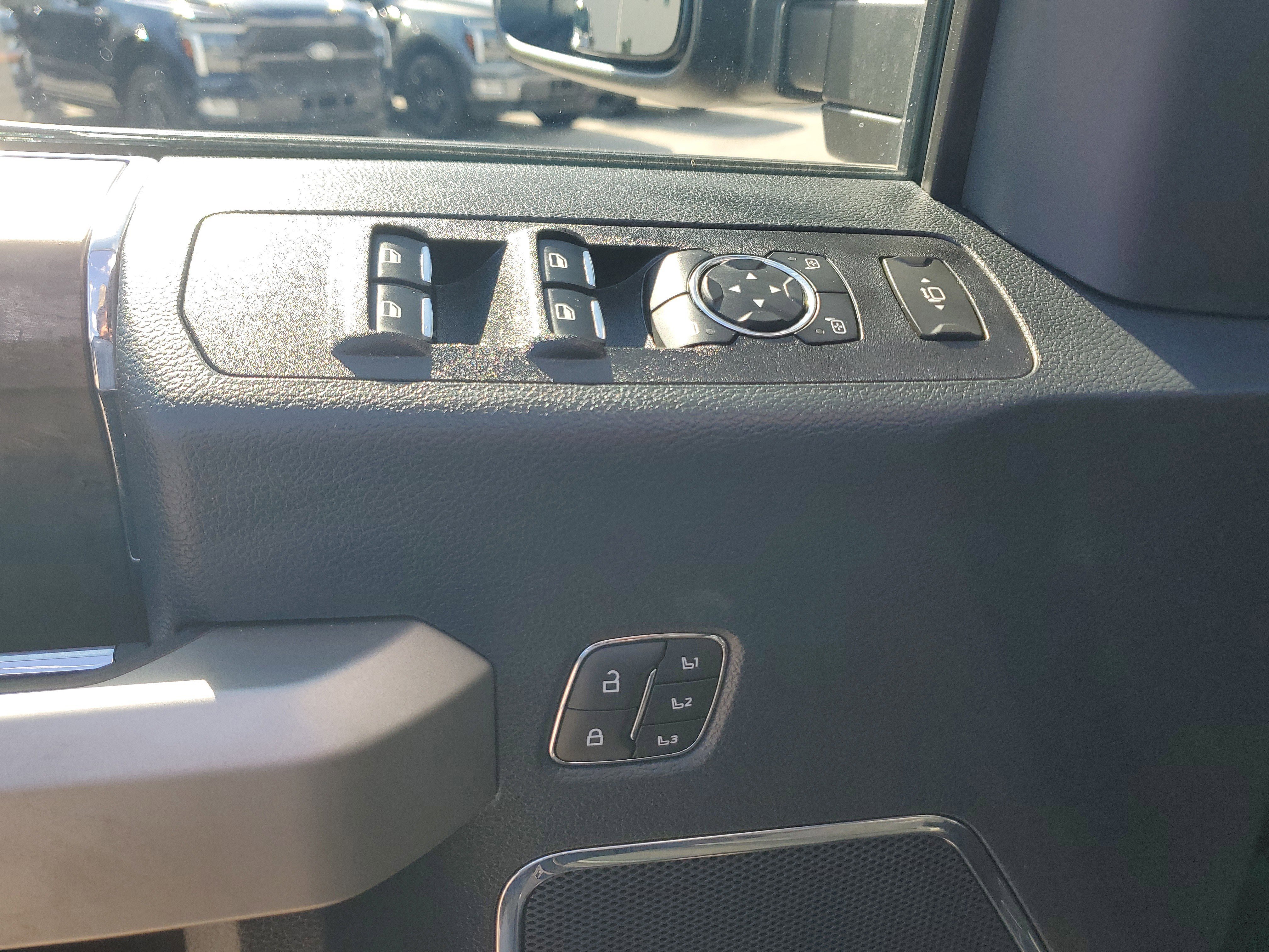 Used 2022 Ford F350 Lariat w/ Lariat Ultimate Package image 27