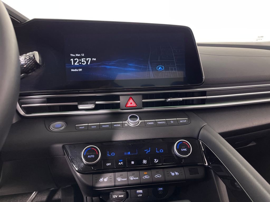 Certified 2025 Hyundai Elantra Limited image 22