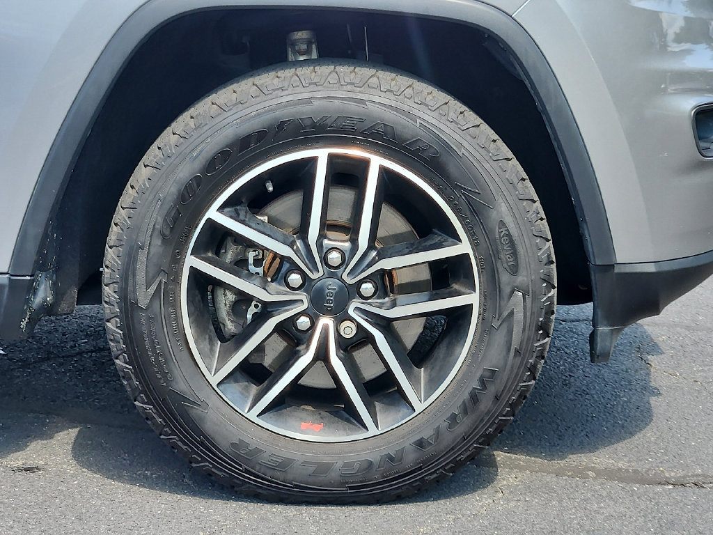 Used 2021 Jeep Grand Cherokee Trailhawk w/ Trailhawk Luxury Group AWD/4WD image 14