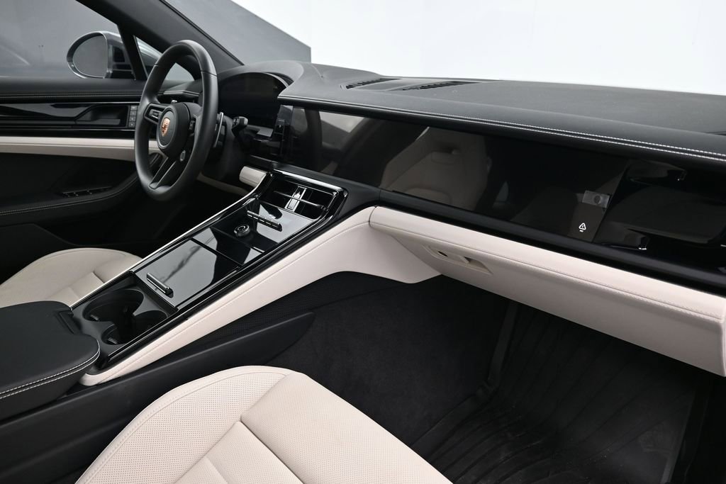 Certified 2026 Porsche Panamera image 13