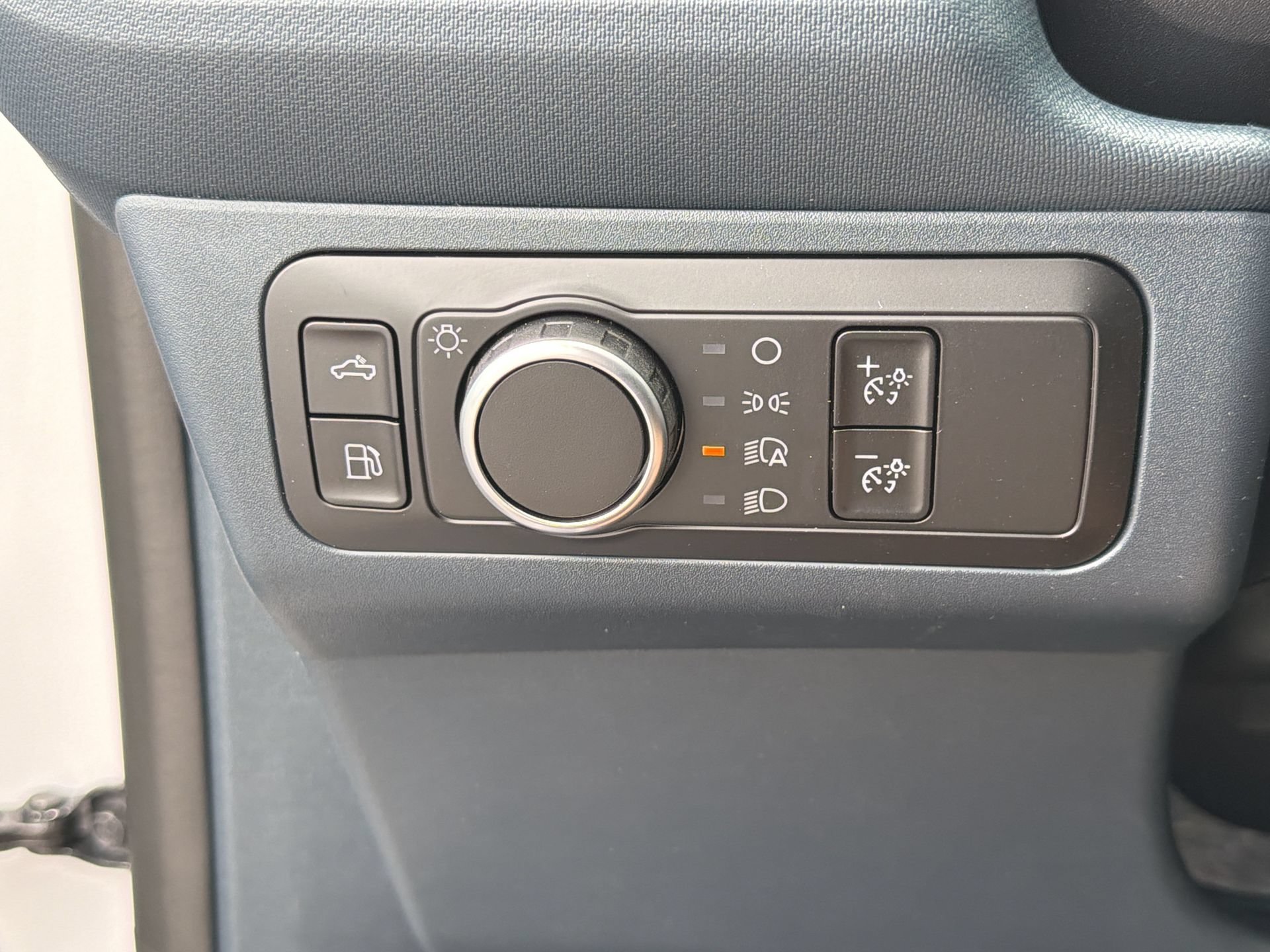 New 2026 Ford Maverick XLT w/ XLT Luxury Package FWD image 17