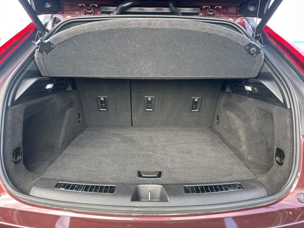 Used 2023 Cadillac XT4 Premium Luxury w/ Cold Weather Package image 14