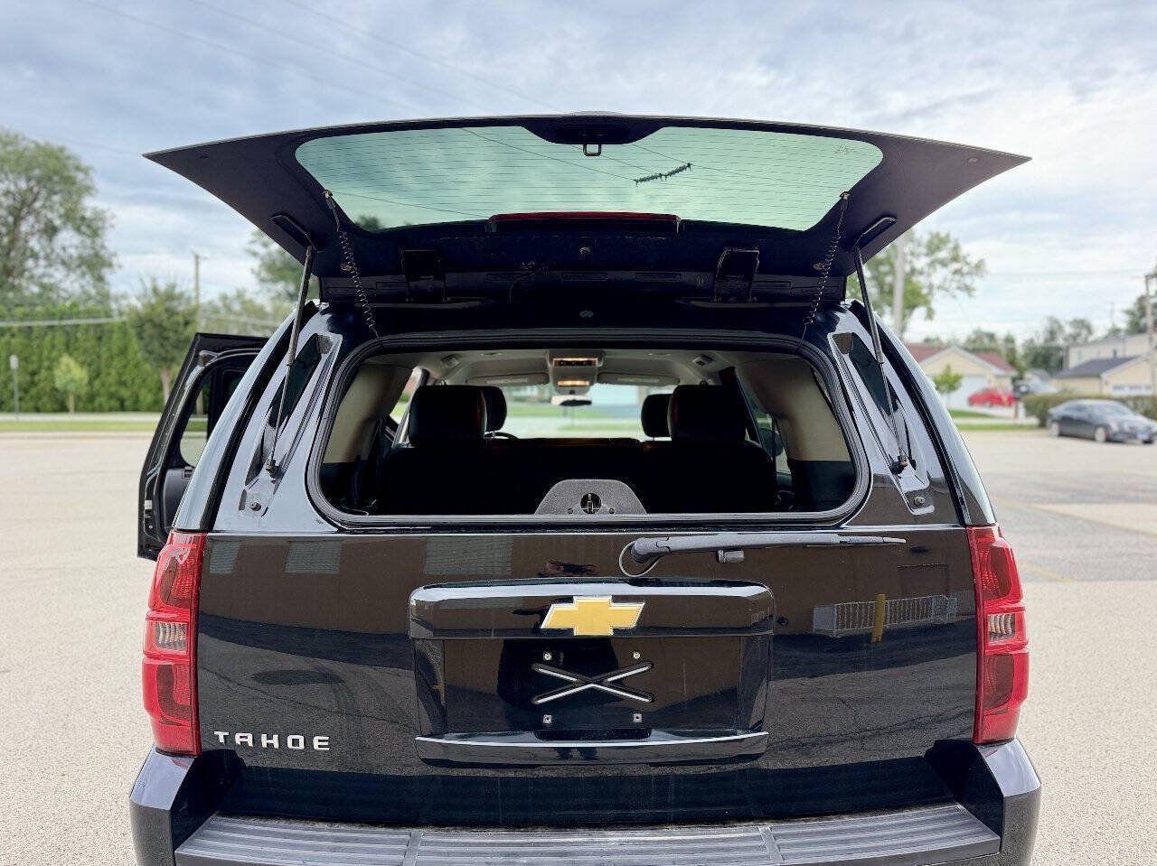 Used 2013 Chevrolet Tahoe 4WD image 16
